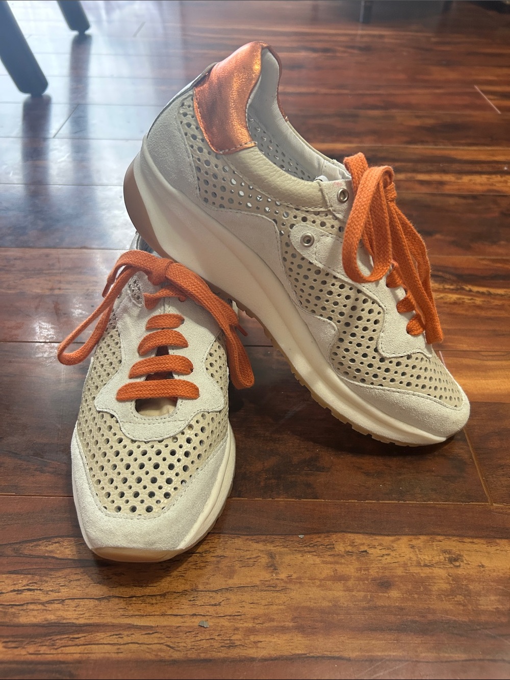 Vaddia Leather Sneakers Cream/Orange
